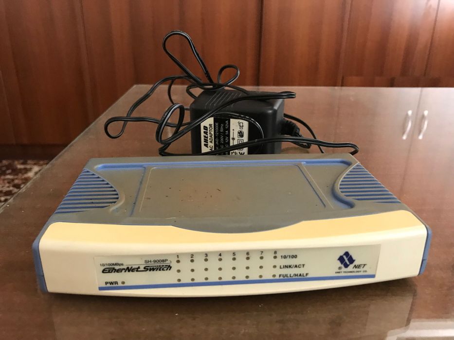 Безжичен адаптер wireless TP-LINK TL-WN321G и  2 суича