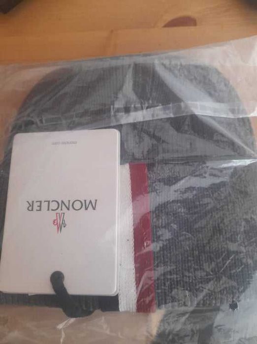 Шапка Monclear нова и неотваряна