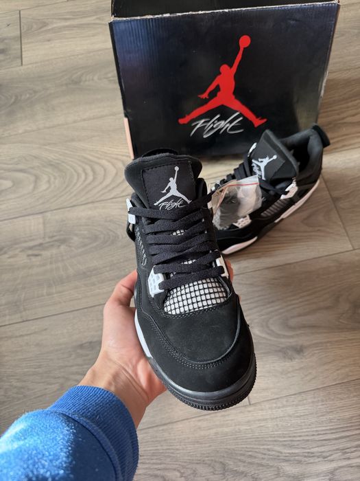 Jordan 4 White Thunder