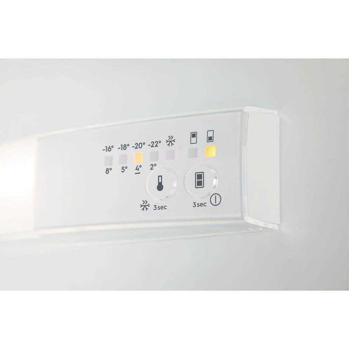 Хладилник с фризер за вграждане ELECTROLUX IK2620BR