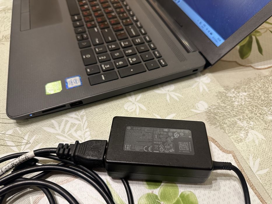 Лаптоп HP i3-7020U, 8GB DDR4