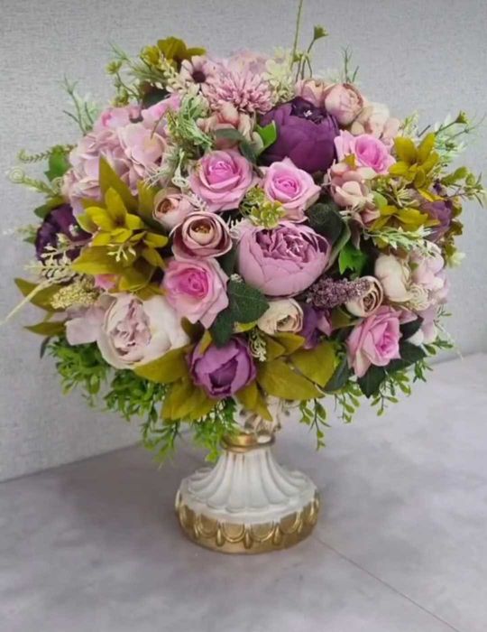 Продам цветочные композиции из искусственных цветов премиум класса.