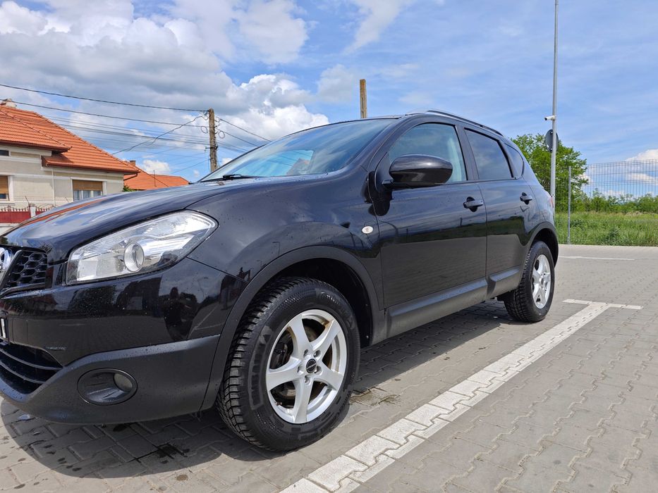 Nissan Qashqai .2.0 l .150 ps.4x4 . Automat