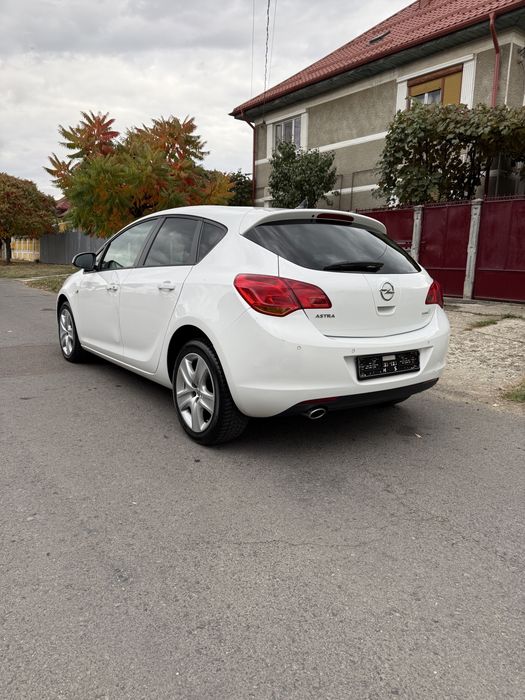 OPEL Astra 2011 — imagine 5