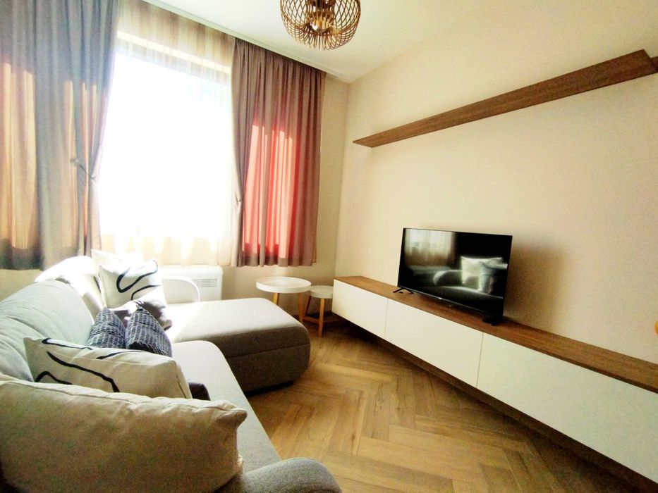 Дава се под наем Двустаен апартамент в Перник, Изток - 70 кв.м за 770 € - Снимка #3