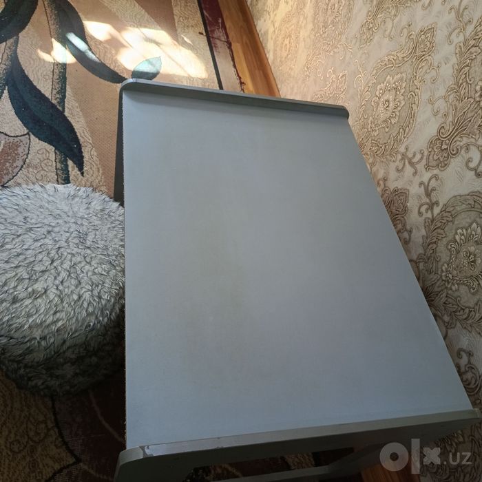 Продается детский письменный стол и стул