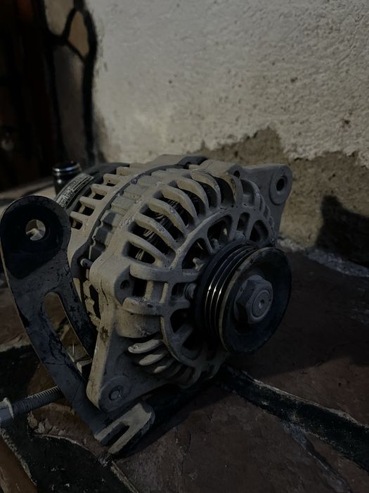 Алтернатор за киа спортидж 2000г.