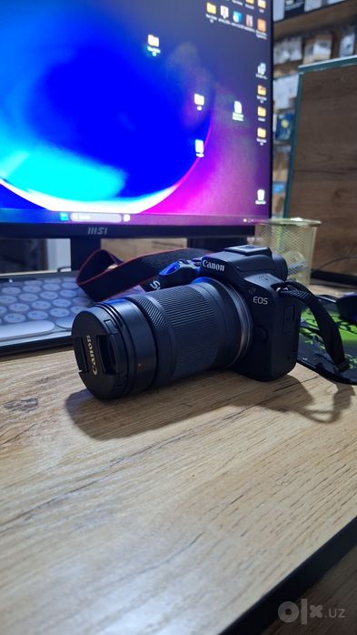 Camera Canon EOS R50