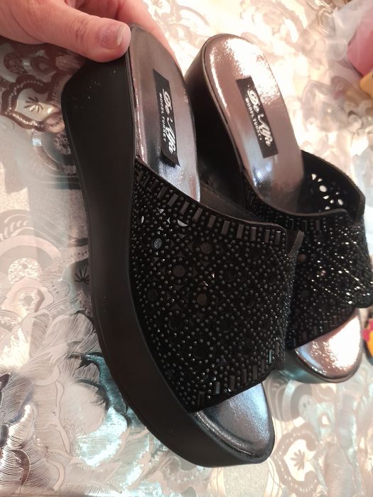 Женские шлепанцы На платформе.