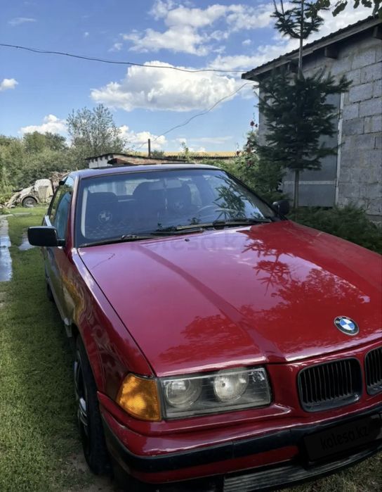 BMW e36 318 седан 92 год.