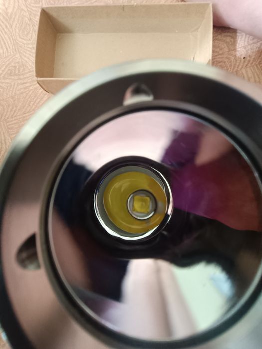 Lanterna convoy m21c xhp70.2.distanta 639m