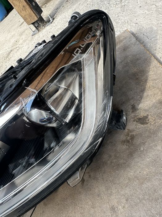 VW T-Roc ляв фар LED