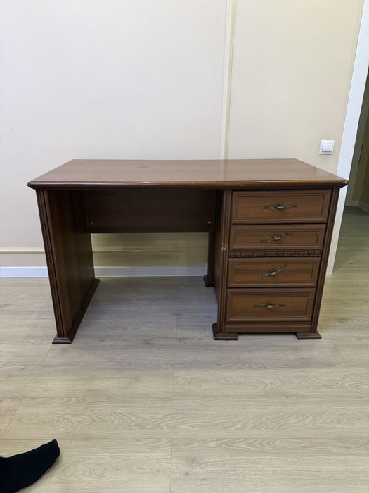 Продам письменный стол