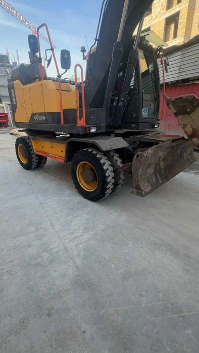 Эксковатор продается срочно - Volvo EW140E