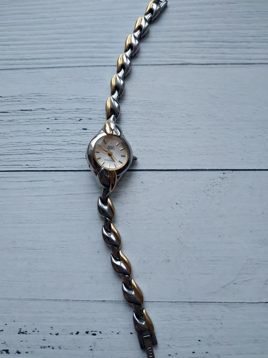 Часы наручные на батарейке