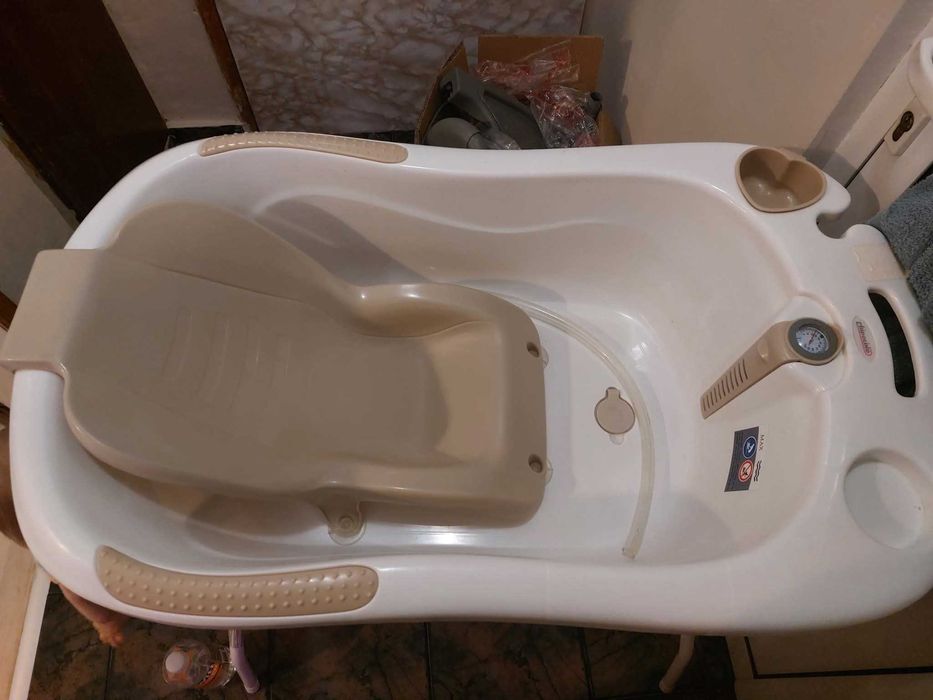 Бебешка вана със стойка