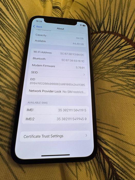 iPhone 12 mini / 64 GB