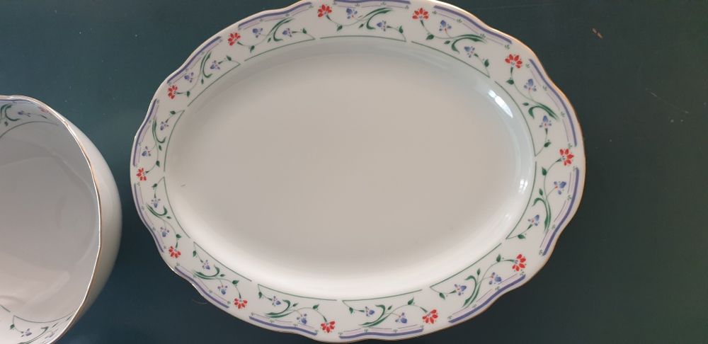 Порцеланов сервиз