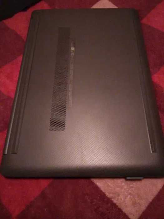 Лаптоп HP Intel Core i5, лицензинар Windows 11