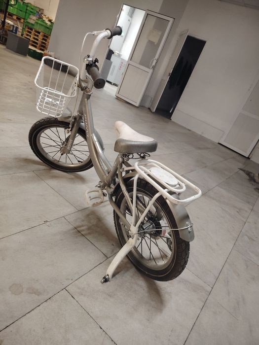 Velosiped yosh bolarniki