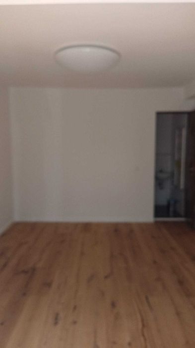 Spațiu comercial de vânzare