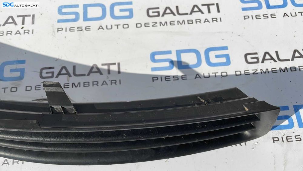 Grila Dreapta Bara Spoiler Fata cu Defect Volkswagen Passat B6 2005 - 2010 Cod 3C0853666 [2211]