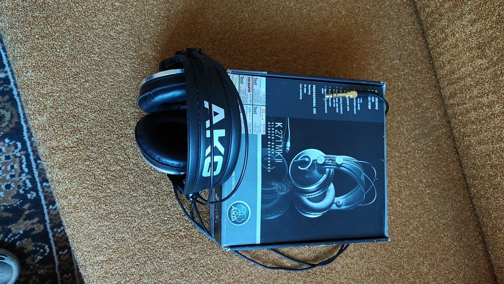 Студийни слушалки AKG K271 MKII – пълна окомплектовка с кутия