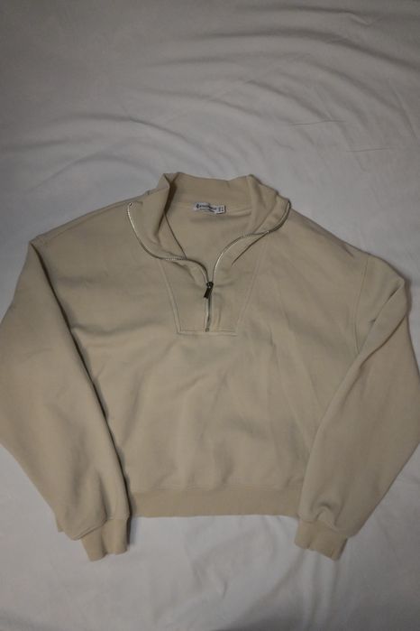Бежевый полузамок Stradivarius — S