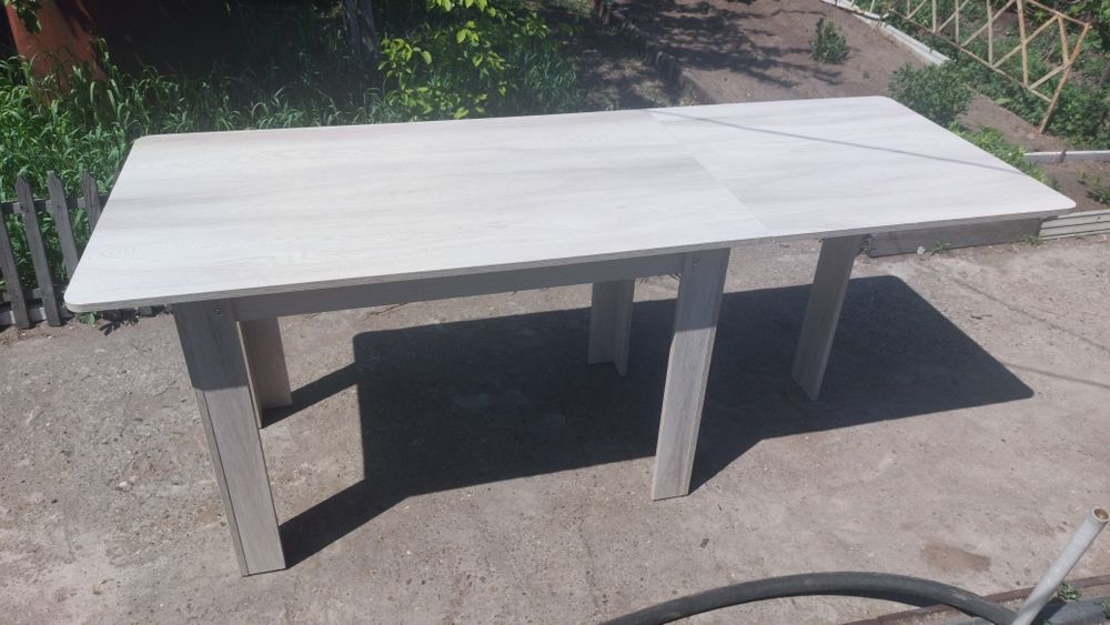 Продам новые столы