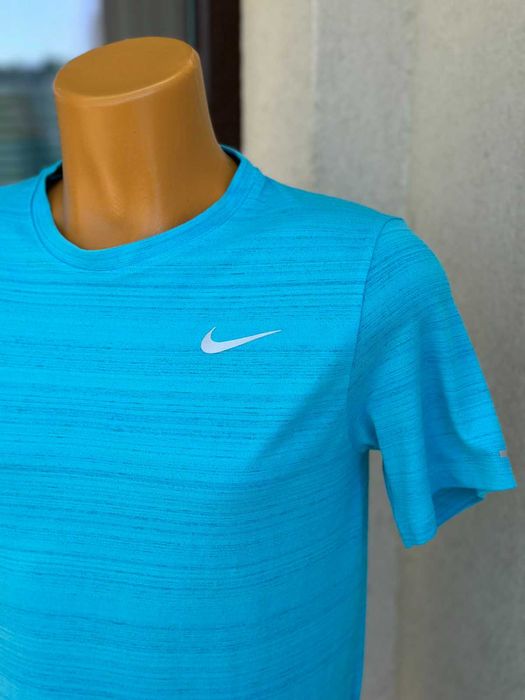 Мъжка тениска Nike Dri-Fit - размер S, Отлично състояние