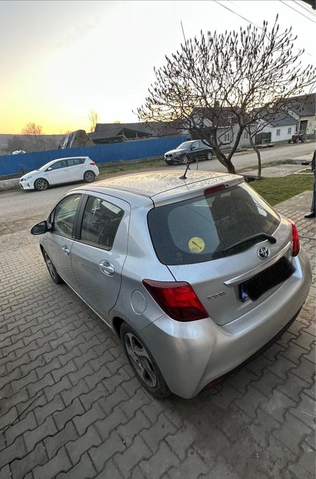Vând Toyota Yaris Hibrid