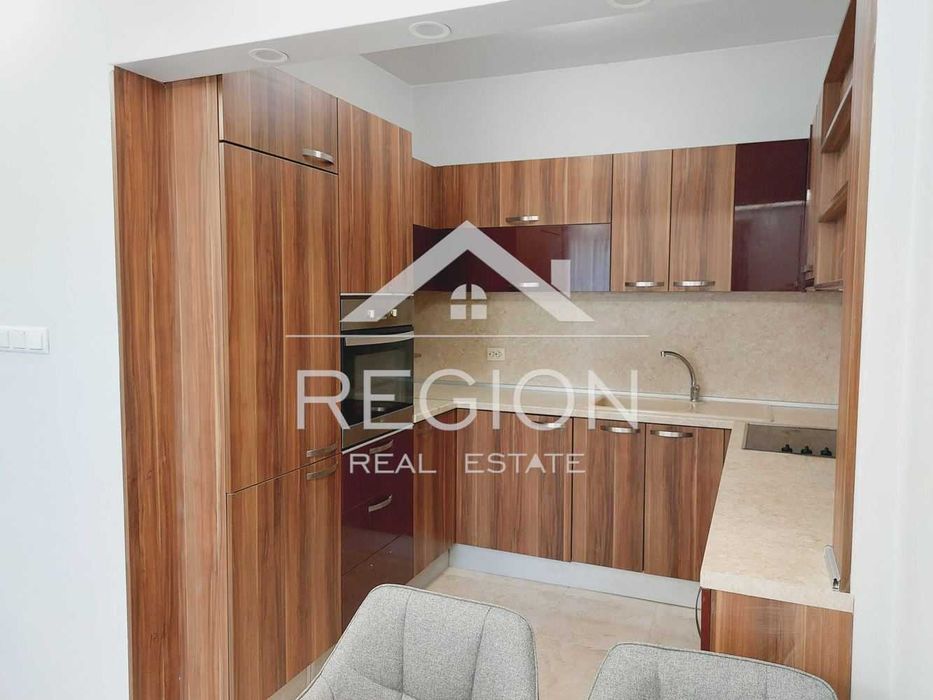 Дава се под наем Тристаен апартамент в Варна, Център - 89 кв.м за 850 € - Снимка #3