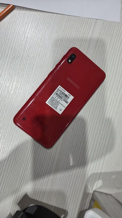 Продам Samsung a10 32гб