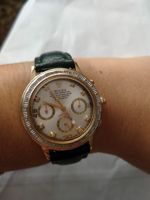 Продам золотые часы