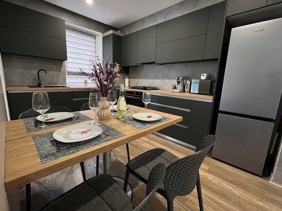 Închiriez apartament cu două camere