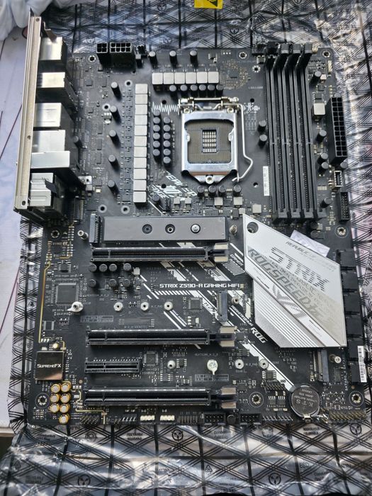 материнская плата Asus rog z590 A
