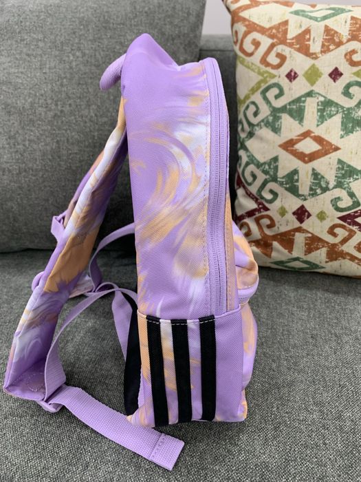 Новый рюкзак фирмы Адидас