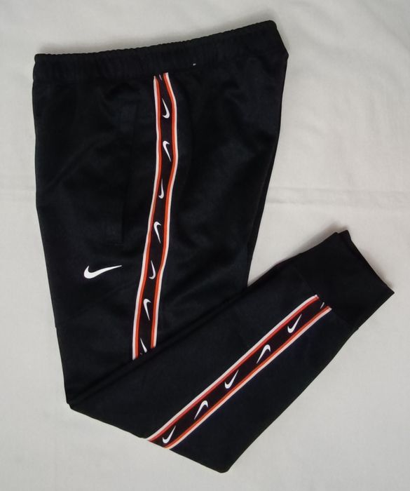 Nike Sportswear Repeat Pants оригинално долнище XS Найк спорт долница