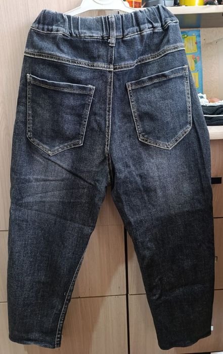 Продам детские джинсы