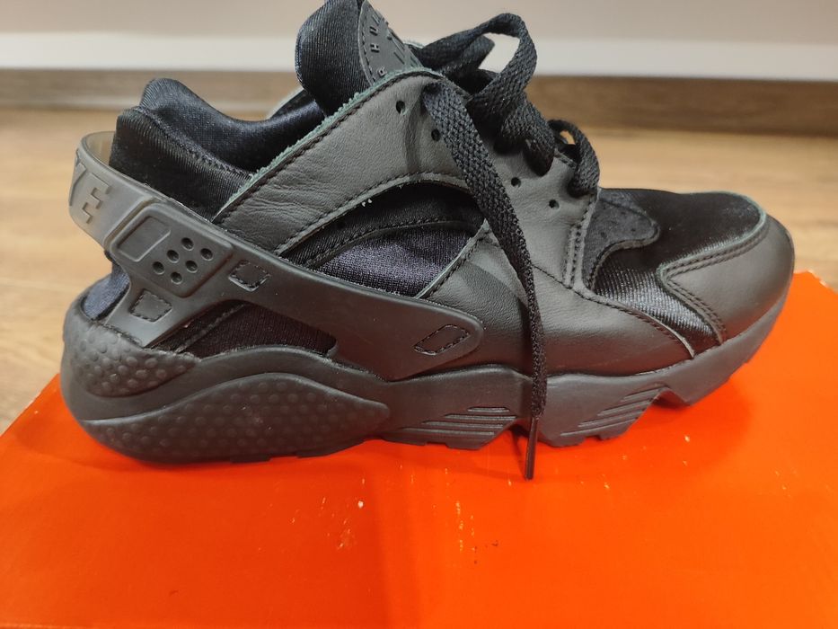 NIKE AIR HUARACHE дамски маратонки
