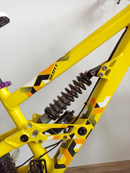 26" Downhill/Freeride SCOTT Voltage FR10, Мекица