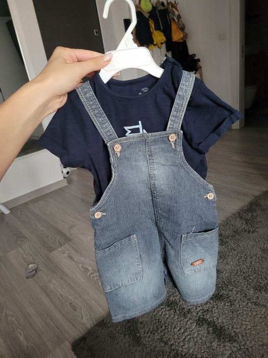 Set bebeluș nepurtat.