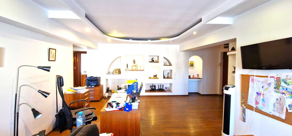 Spatiu de Birouri Mobilat - Apartament cu 3 Camere - Bd. Unirii 7
