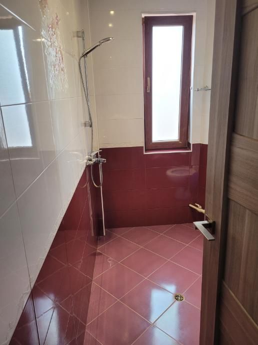 Дава се под наем Двустаен апартамент в Пловдив, Център - 75 кв.м за 435 € - Снимка #4