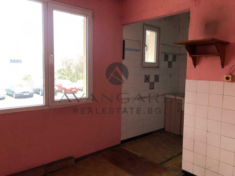 Продава се Тристаен апартамент в Пловдив, Кючук Париж - 82 кв.м за 1493 €/кв.м - Снимка #3