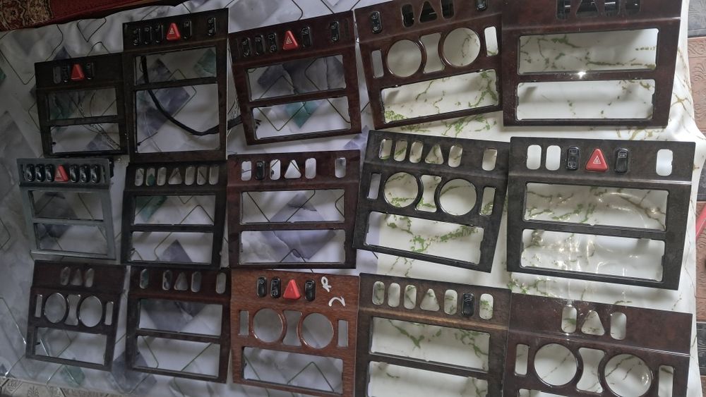 Мерс.210 Центр консоль.