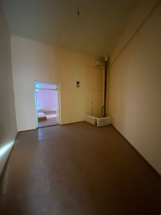 Урганч. Марказда ховли жой сотилади.