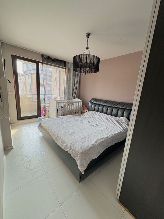 Продавам Двустаен обзаведен до НБУ