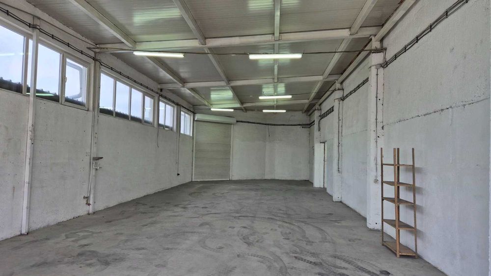 Пром. сграда в Област Перник, гр. Батановци, на 1 ет., площ 380 кв. м.