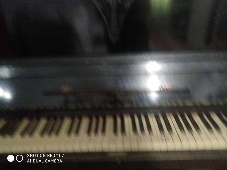 Пианин красный октябрь  холати Орта